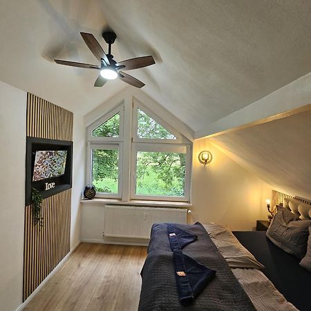 Tautraum Suite Mit Whirlpool Und Gruenem Ausblick Wilhelmshaven Exterior foto