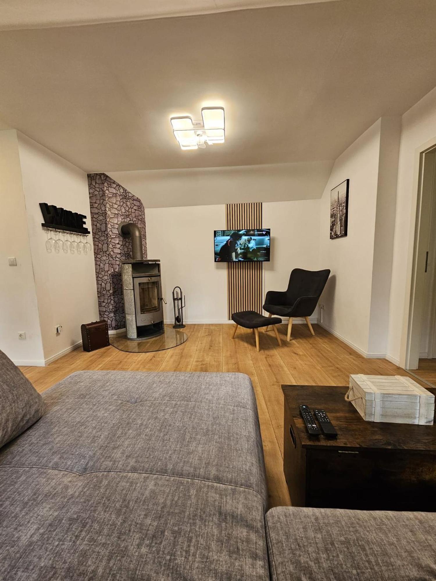 Tautraum Suite Mit Whirlpool Und Gruenem Ausblick Wilhelmshaven Exterior foto