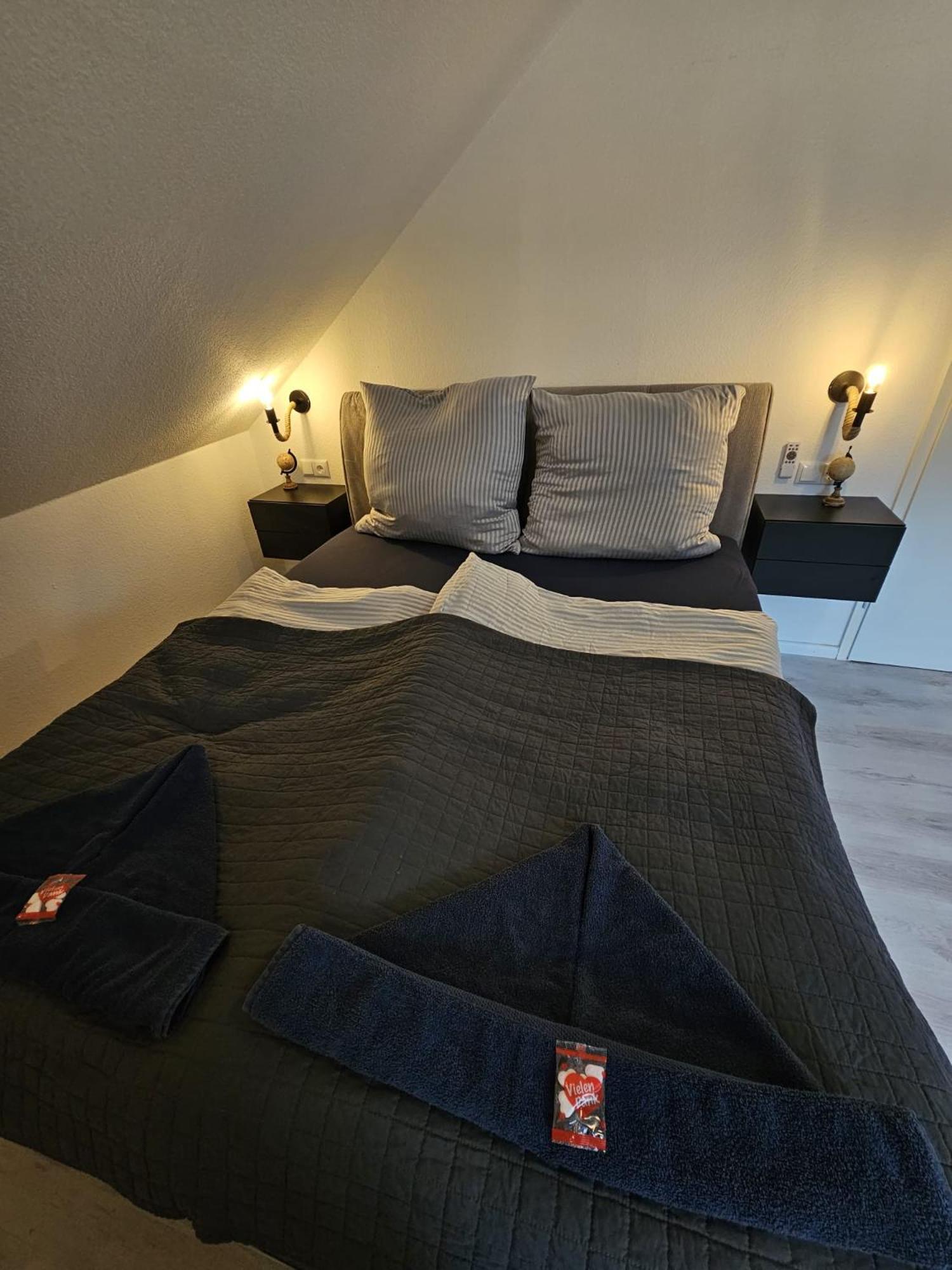 Tautraum Suite Mit Whirlpool Und Gruenem Ausblick Wilhelmshaven Exterior foto